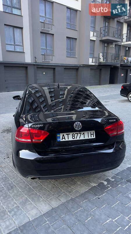 Седан Volkswagen Passat 2012 в Ивано-Франковске