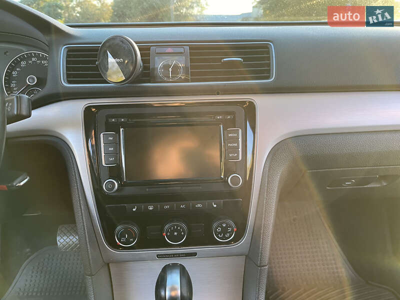 Седан Volkswagen Passat 2013 в Николаеве