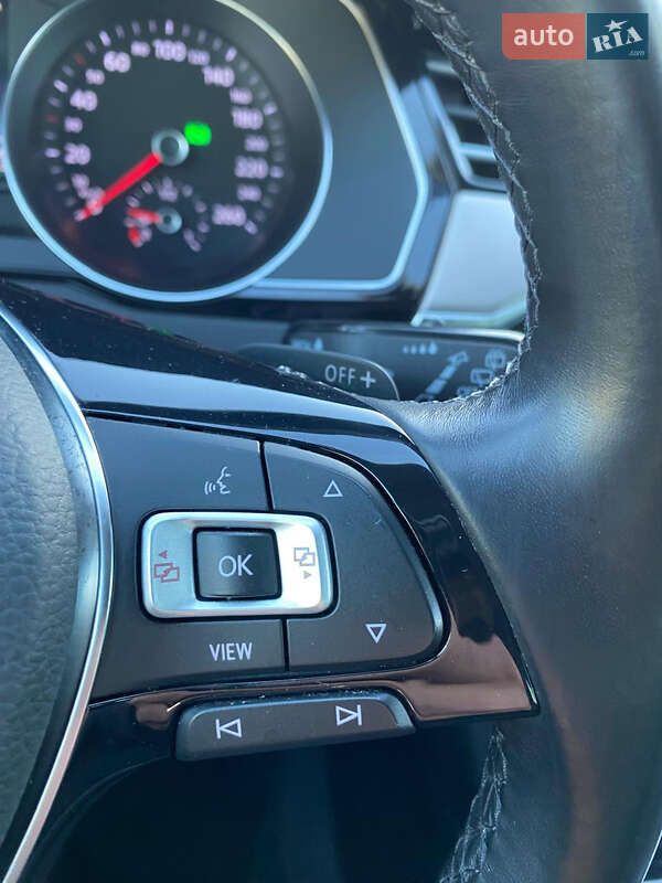 Универсал Volkswagen Passat 2019 в Луцке