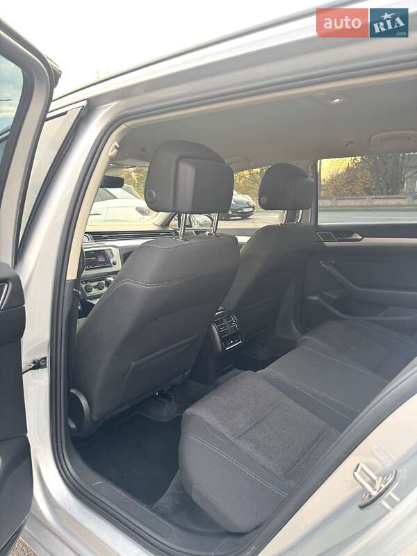 Универсал Volkswagen Passat 2016 в Ровно