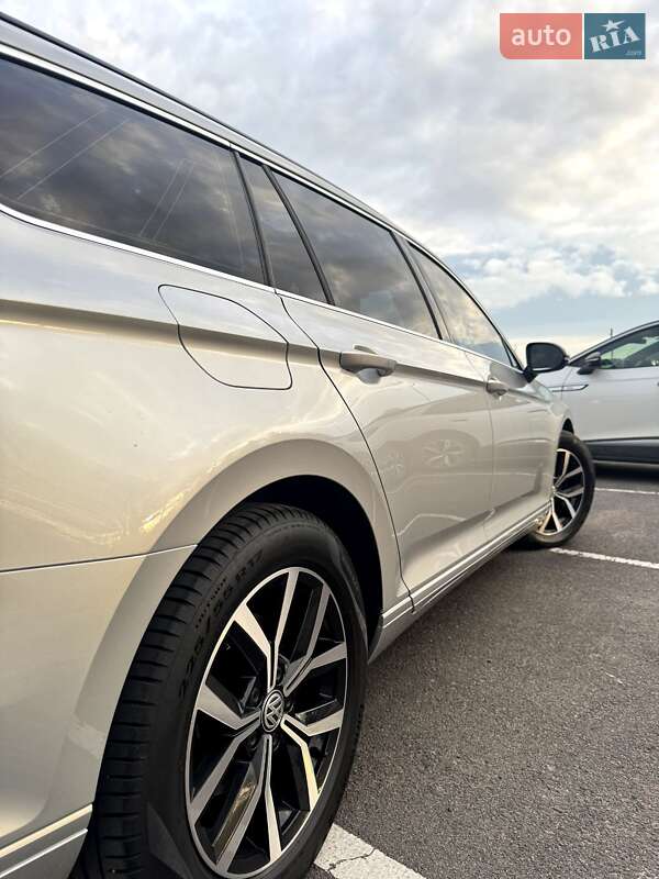 Универсал Volkswagen Passat 2016 в Ровно