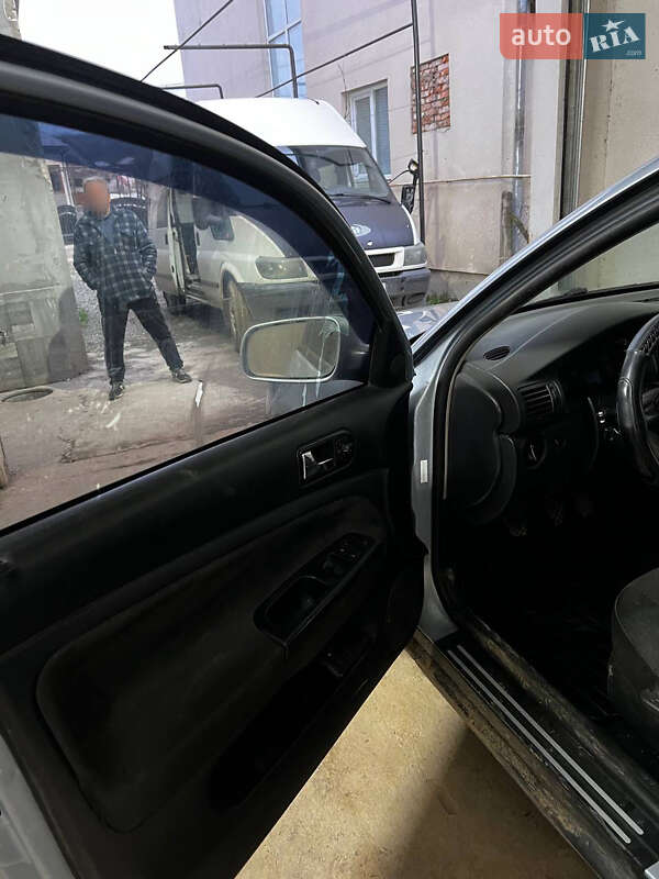 Универсал Volkswagen Passat 2003 в Виноградове фото 5 Универсал Volkswagen Passat 2003 в Виноградове