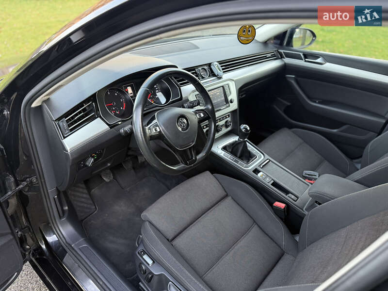 Универсал Volkswagen Passat 2016 в Хмельницком