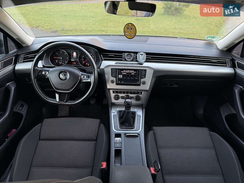 Универсал Volkswagen Passat 2016 в Хмельницком