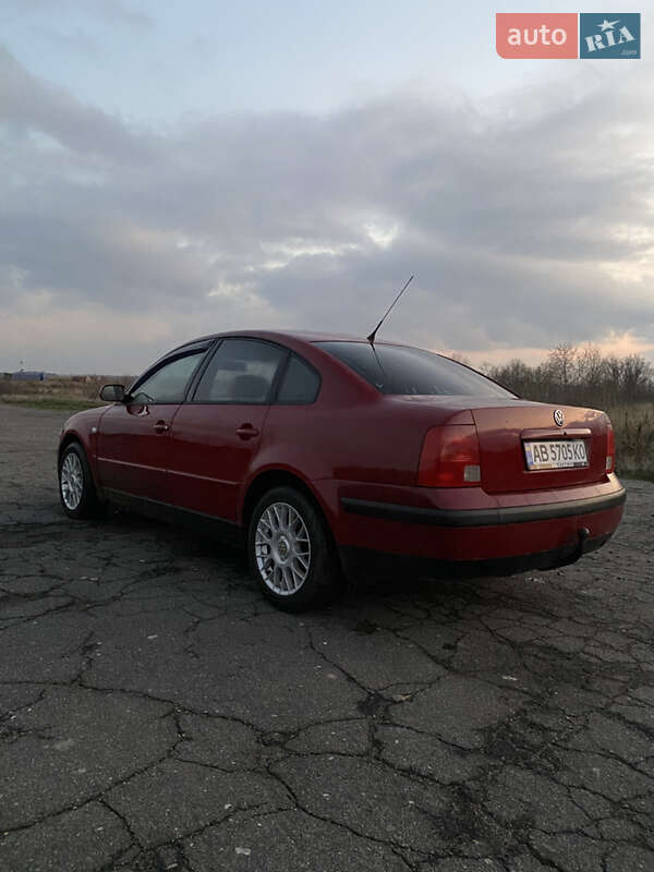 Седан Volkswagen Passat 1997 в Жмеринке