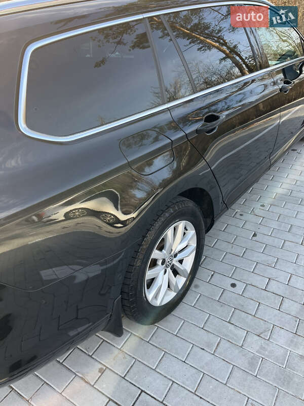 Универсал Volkswagen Passat 2015 в Киеве
