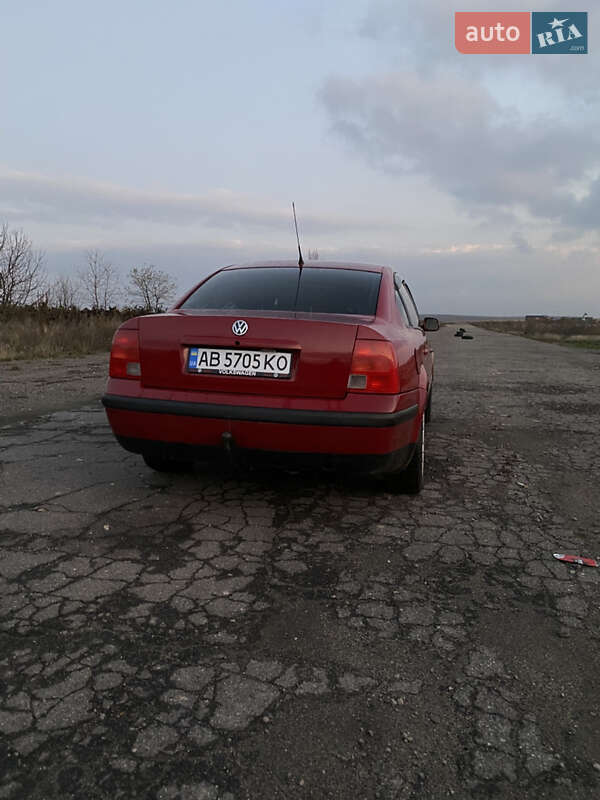 Седан Volkswagen Passat 1997 в Жмеринке