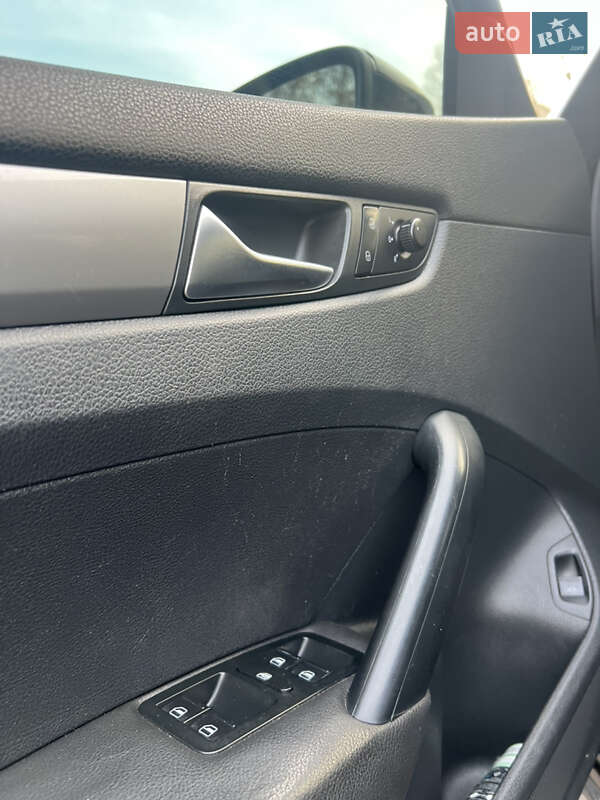 Седан Volkswagen Passat 2011 в Чернигове