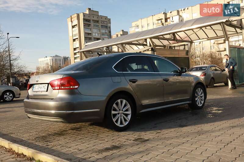 Седан Volkswagen Passat 2012 в Львове