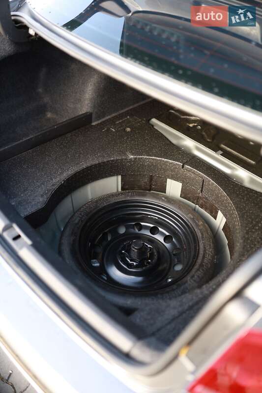 Седан Volkswagen Passat 2012 в Львове