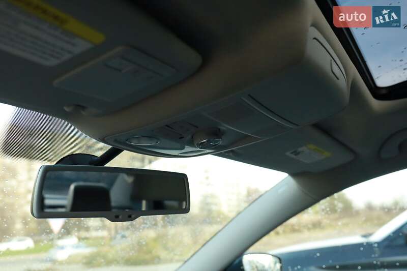 Седан Volkswagen Passat 2012 в Львове