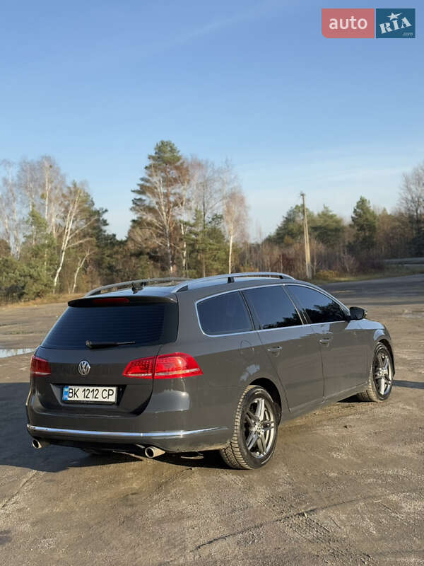 Універсал Volkswagen Passat 2011 в Сарнах