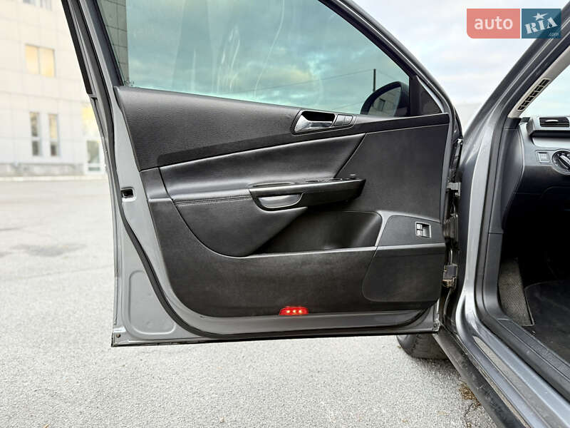 Седан Volkswagen Passat 2008 в Днепре