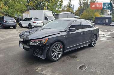 Седан Volkswagen Passat 2016 в Києві