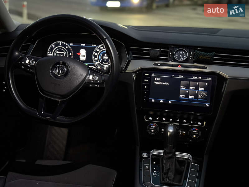 Седан Volkswagen Passat 2017 в Ужгороде фото 15 Седан Volkswagen Passat 2017 в Ужгороде