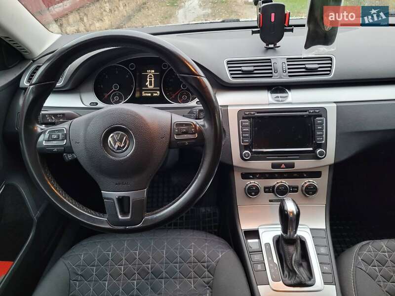 Универсал Volkswagen Passat 2013 в Тернополе