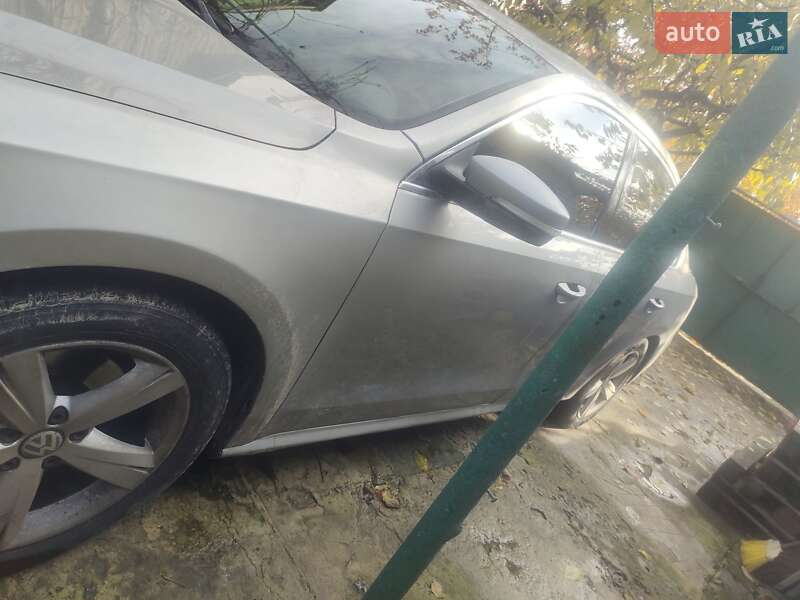 Седан Volkswagen Passat 2013 в Харькове фото 5 Седан Volkswagen Passat 2013 в Харькове