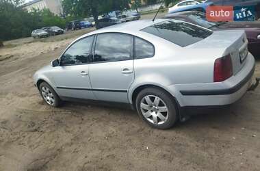 Седан Volkswagen Passat 1998 в Днепре