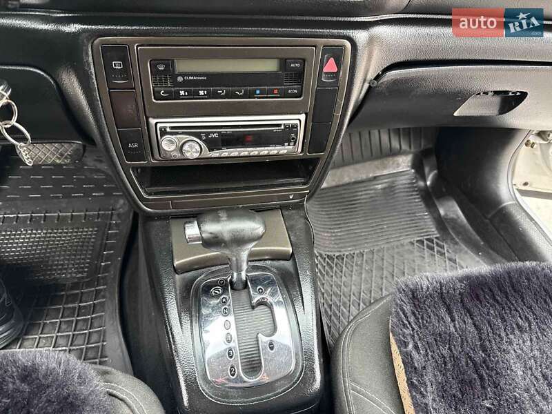 Универсал Volkswagen Passat 1999 в Теофиполе