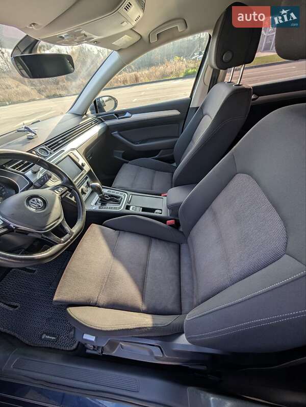 Універсал Volkswagen Passat 2017 в Бучі