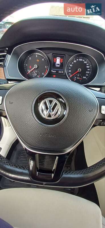 Универсал Volkswagen Passat 2019 в Ивано-Франковске