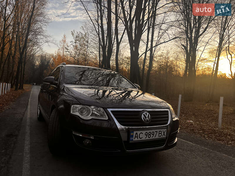 Універсал Volkswagen Passat 2010 в Луцьку