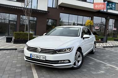 Седан Volkswagen Passat 2015 в Ужгороді