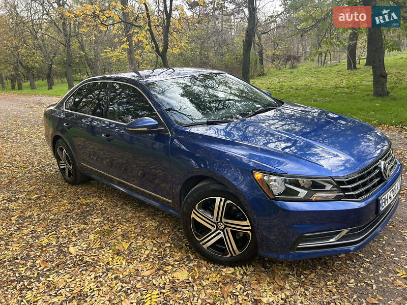 Седан Volkswagen Passat 2015 в Одессе