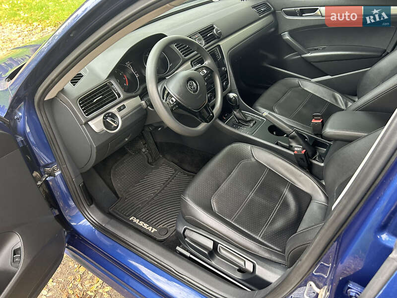 Седан Volkswagen Passat 2015 в Одессе