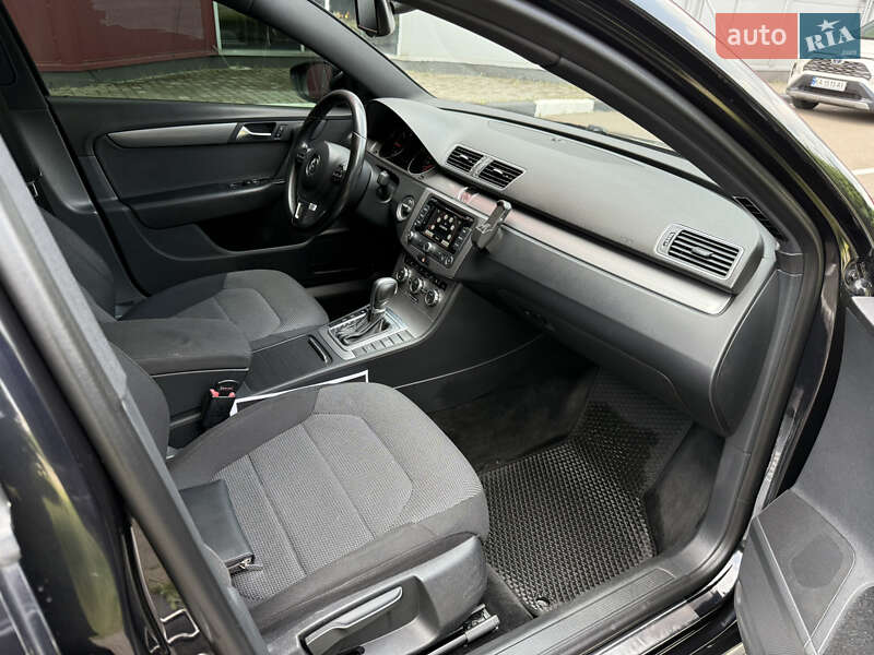 Универсал Volkswagen Passat 2014 в Киеве фото 15 Универсал Volkswagen Passat 2014 в Киеве