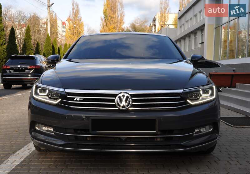 Седан Volkswagen Passat 2017 в Одессе