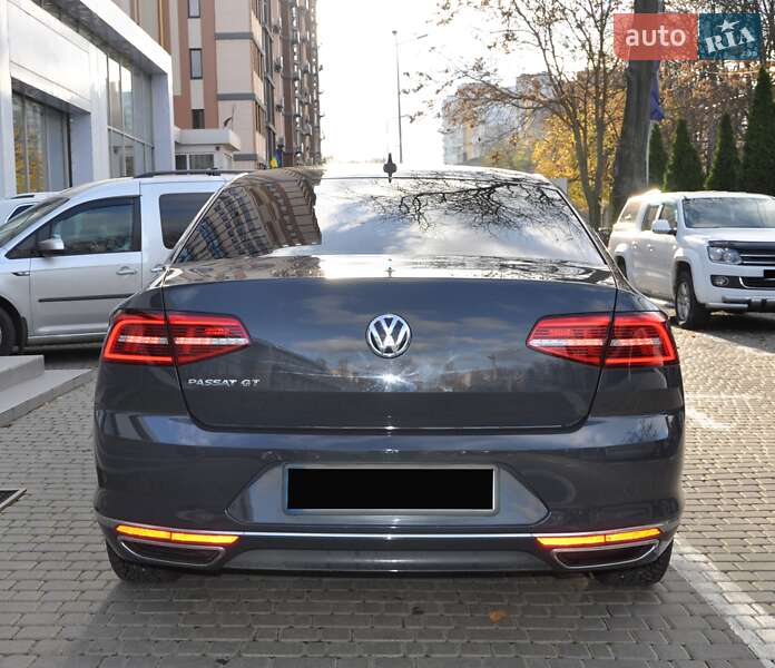 Седан Volkswagen Passat 2017 в Одессе
