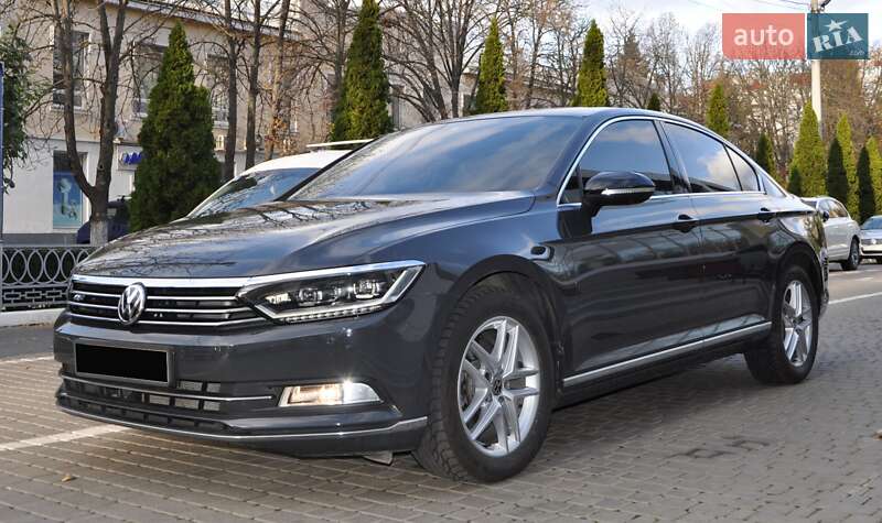 Седан Volkswagen Passat 2017 в Одессе