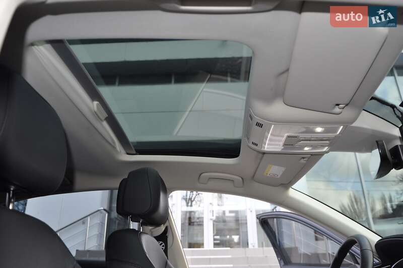 Седан Volkswagen Passat 2017 в Одессе