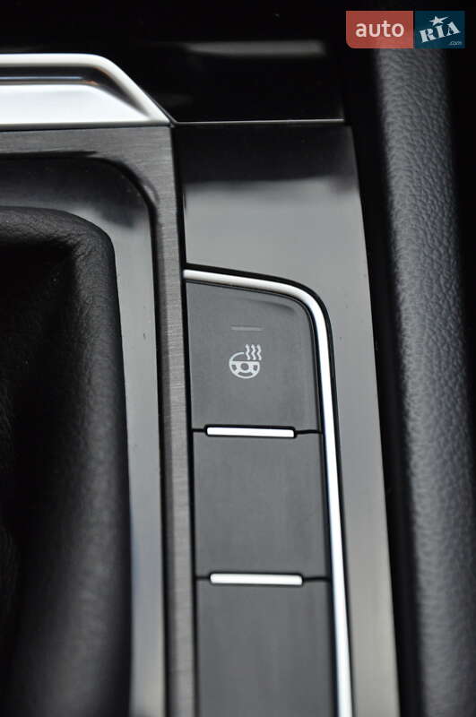 Седан Volkswagen Passat 2017 в Одессе