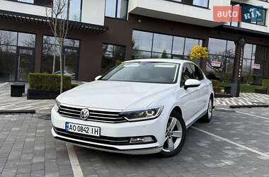 Седан Volkswagen Passat 2015 в Ужгороді