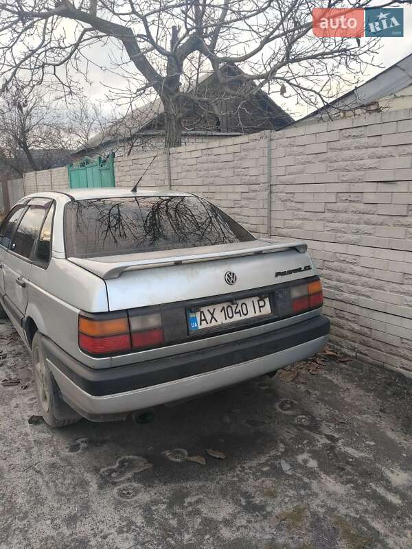 Седан Volkswagen Passat 1988 в Харькове