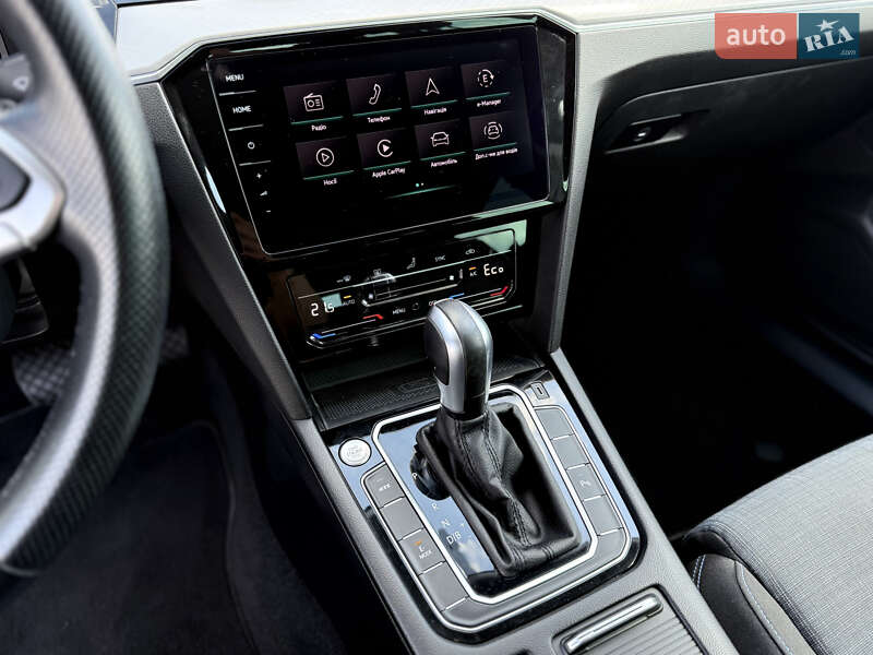 Універсал Volkswagen Passat 2021 в Львові