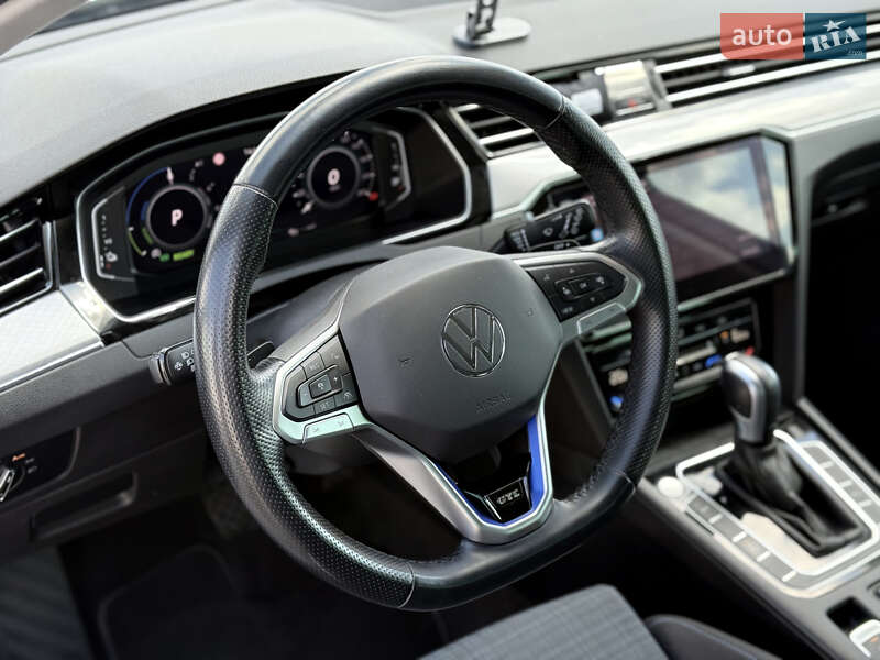 Універсал Volkswagen Passat 2021 в Львові