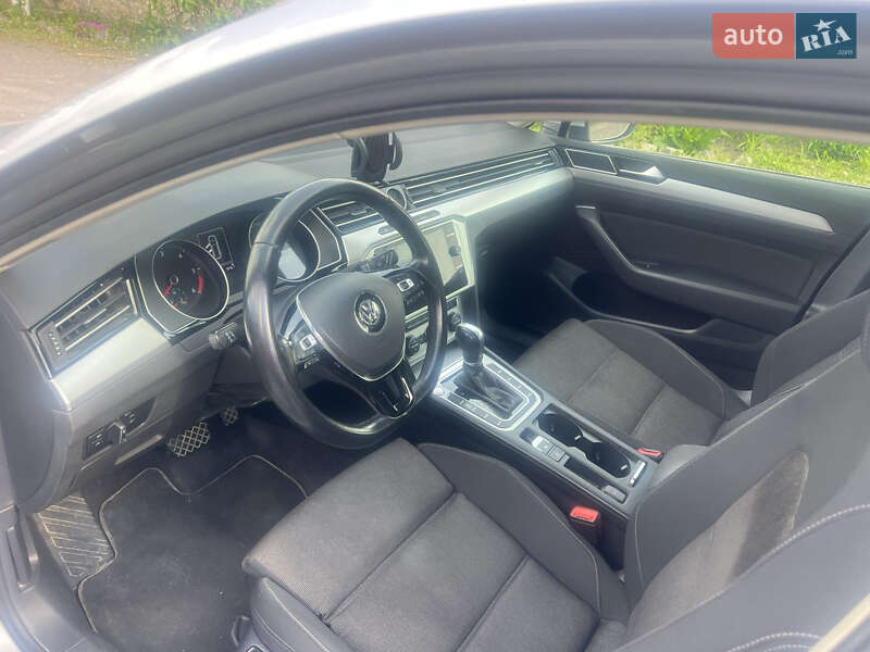 Универсал Volkswagen Passat 2018 в Луцке фото 2 Универсал Volkswagen Passat 2018 в Луцке