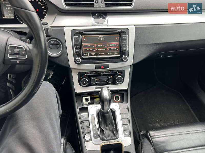 Универсал Volkswagen Passat 2010 в Киеве