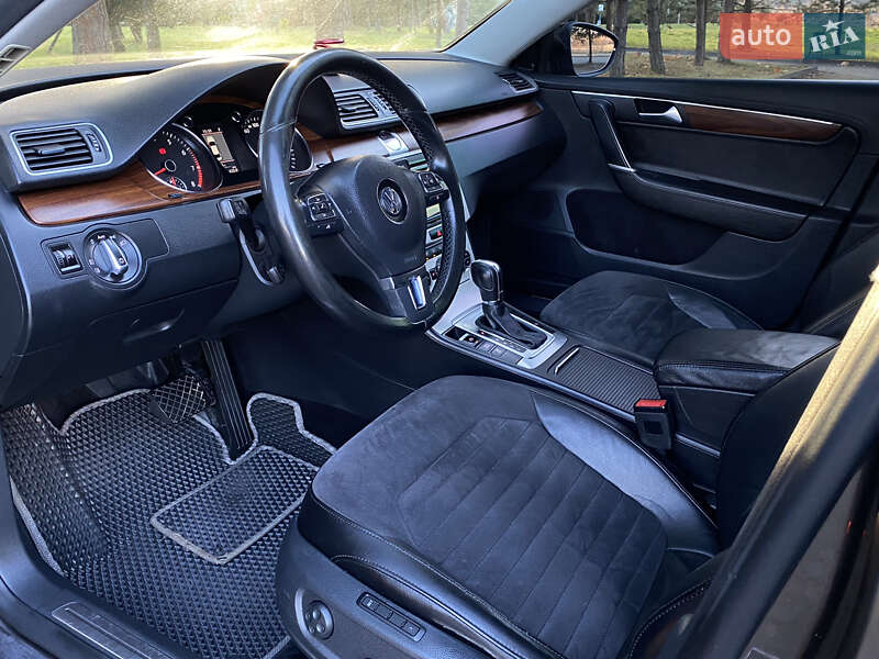 Седан Volkswagen Passat 2014 в Дрогобыче