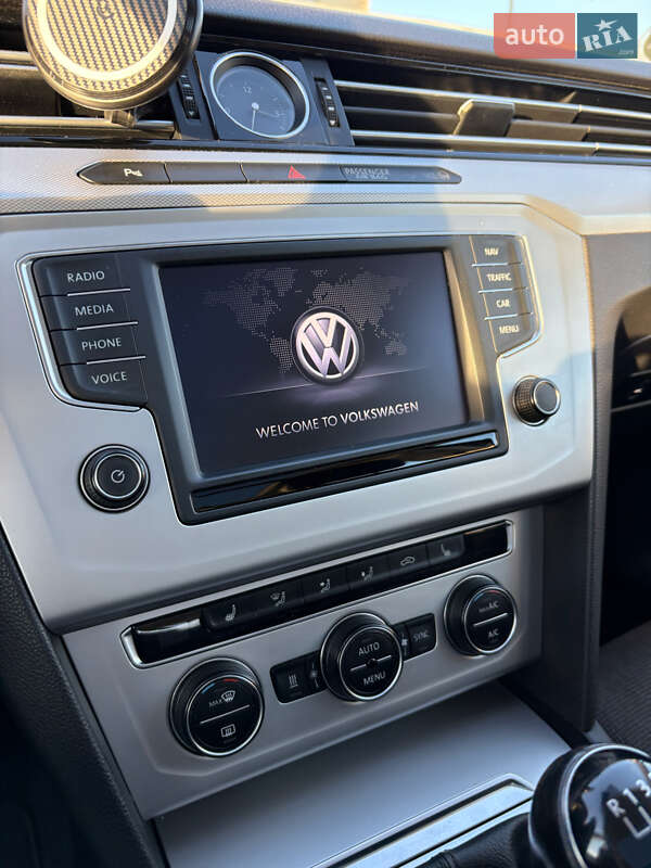 Универсал Volkswagen Passat 2017 в Львове фото 18 Универсал Volkswagen Passat 2017 в Львове