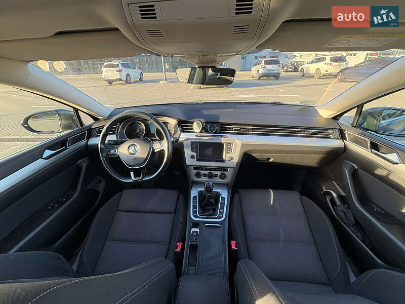 Универсал Volkswagen Passat 2017 в Львове фото 22 Универсал Volkswagen Passat 2017 в Львове