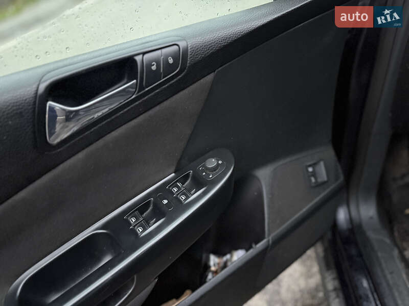 Универсал Volkswagen Passat 2006 в Киеве