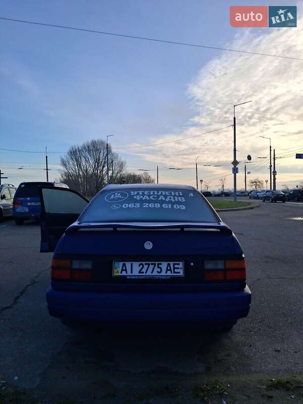 Седан Volkswagen Passat 1988 в Киеве