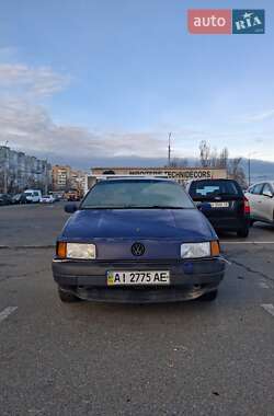 Седан Volkswagen Passat 1988 в Києві