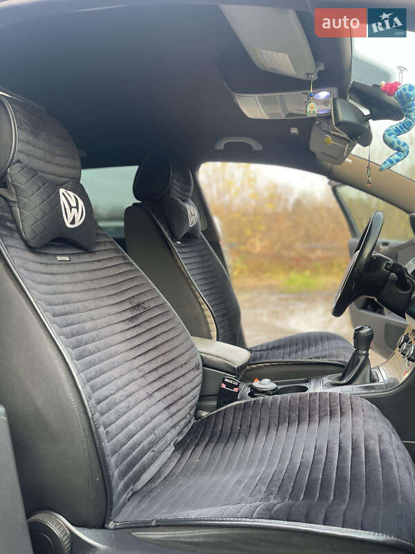 Універсал Volkswagen Passat 2008 в Чернівцях