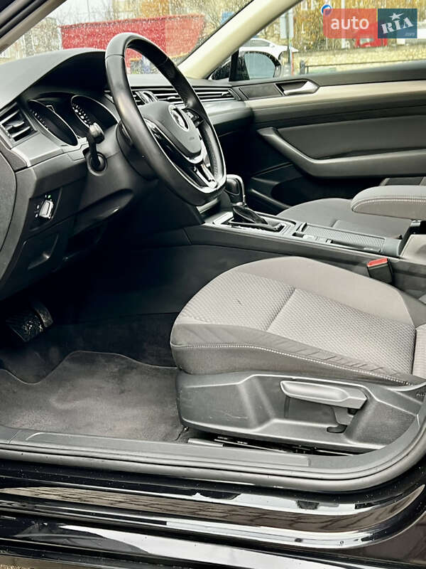 Седан Volkswagen Passat 2017 в Тернополе