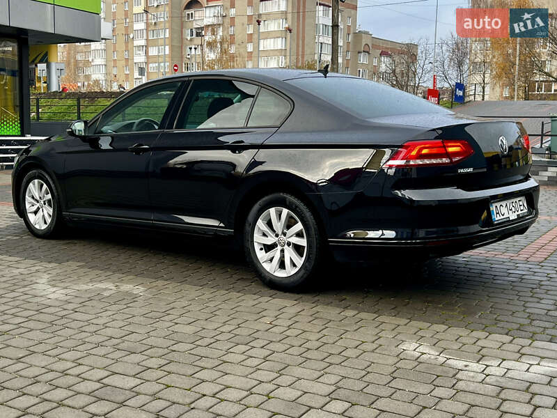 Седан Volkswagen Passat 2017 в Тернополе